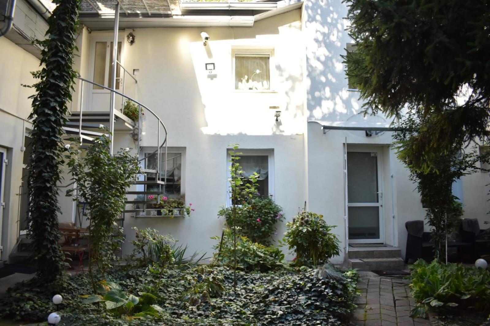 Anna'S Guesthouse Cluj-Napoca Exterior photo